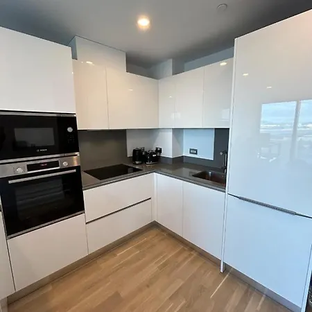 Forbes Suite1103 -hosted By Sweetstay Apartment *
